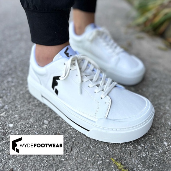 Wyde Footwear Shoes - WYDE Footwear ARCUS White Sneakers Women’s 6.5 Comfort Wide Foot Shoes